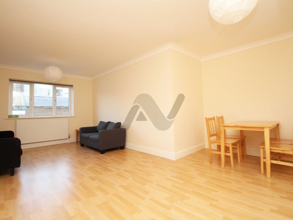 3 bed flat to rent in Sussex Way, London N19, £2,400 pcm