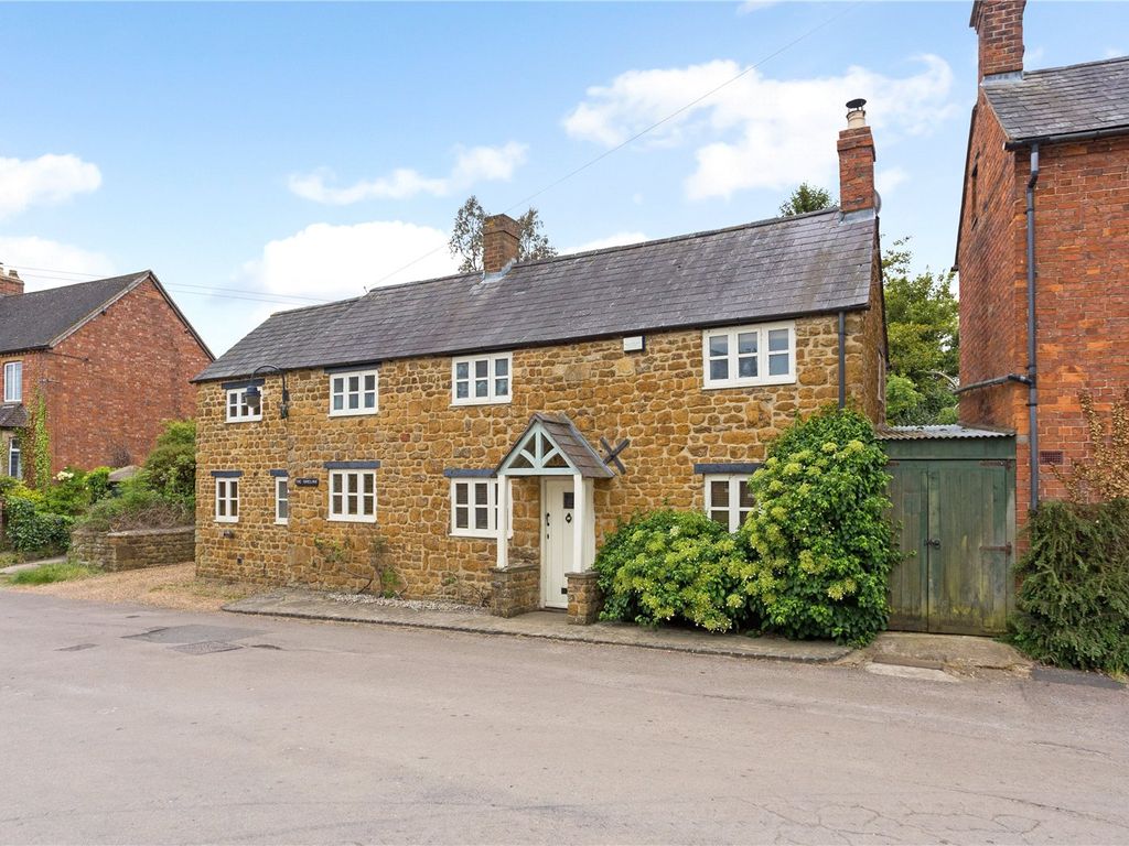 3 bed detached house for sale in Little Bourton, Banbury OX17, £450,000