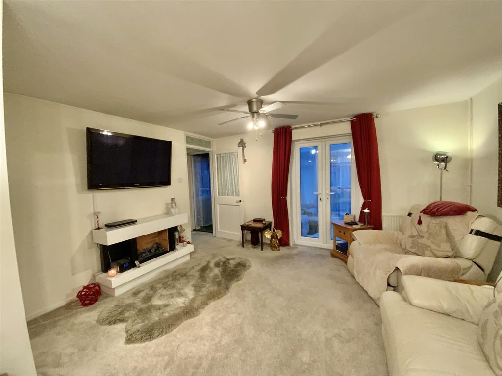 3 bed detached house for sale in France Furlong, Great Linford, Milton Keynes MK14, £350,000