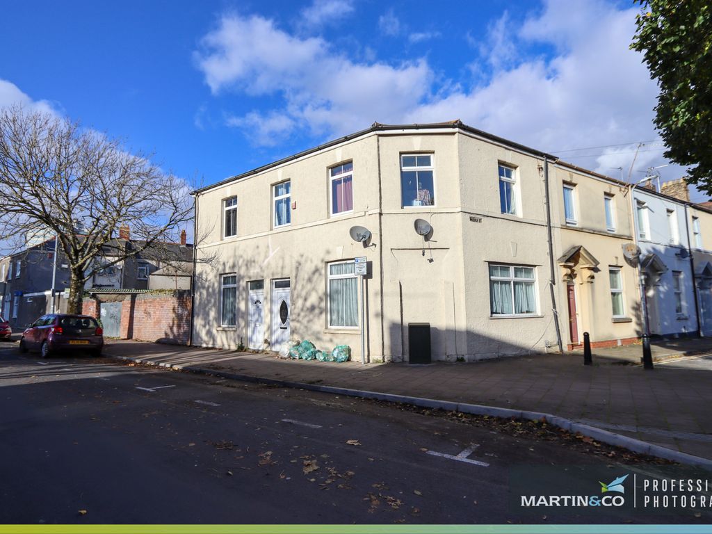 2 bed flat for sale in Moira Place, Roath, Cardiff CF24, £145,000