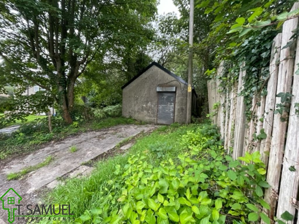Property for sale in Storage Unit/Garage, Bryngoleu, Aberfan, Merthyr Tydfil CF48, £25,000