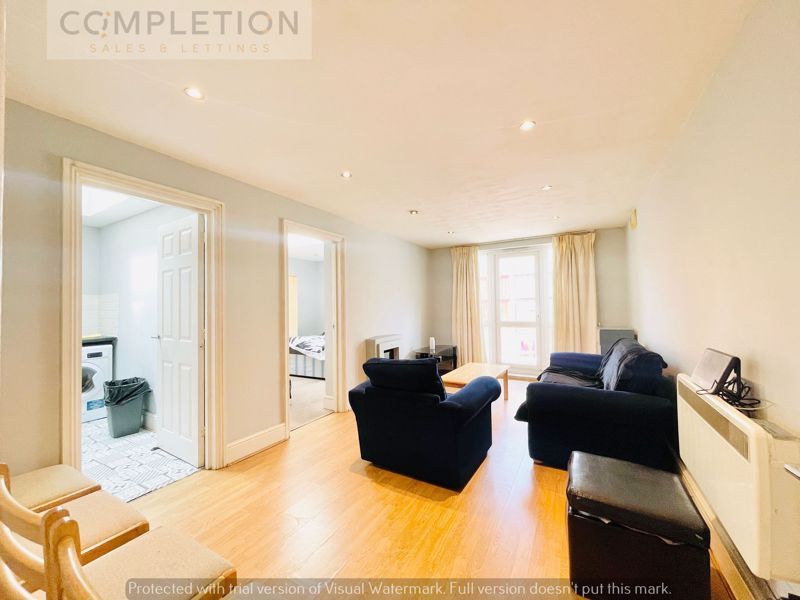 1 bed flat for sale in For Sale, One Bedroom Ground Floor Flat, Nether Street, Finchley N12, £350,000