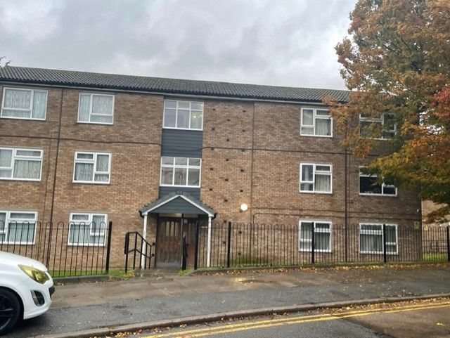 1 bed flat for sale in Wolfsburg Court, Hockwell Ring, Luton LU4, £145,000