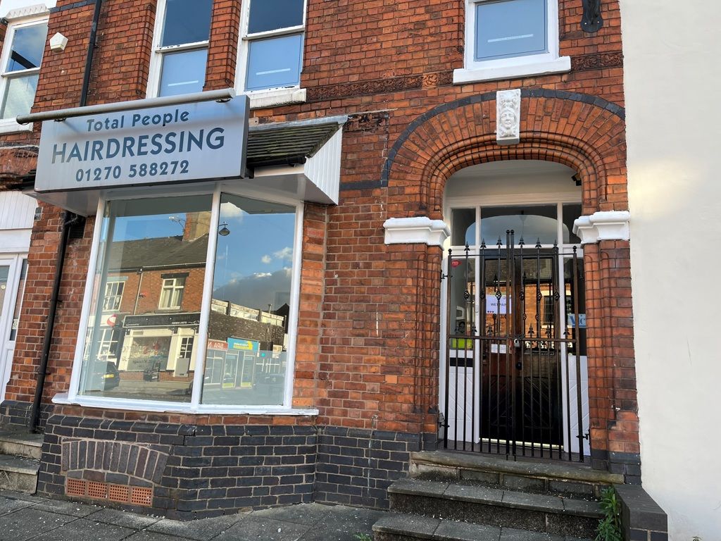 Retail premises to let in 194 Nantwich Road, Crewe, Cheshire CW2, £15,000 pa