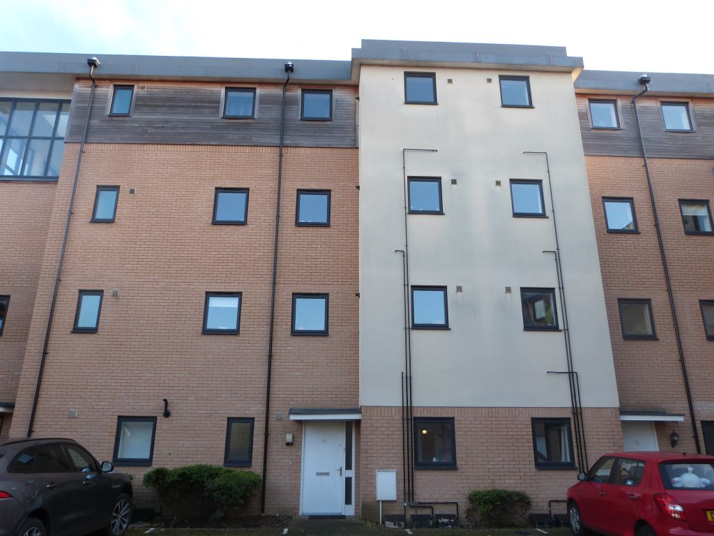2 bed flat for sale in Chieftain Way, Cambridge CB4, £275,000