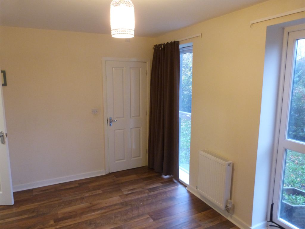 2 bed flat for sale in Chieftain Way, Cambridge CB4, £275,000