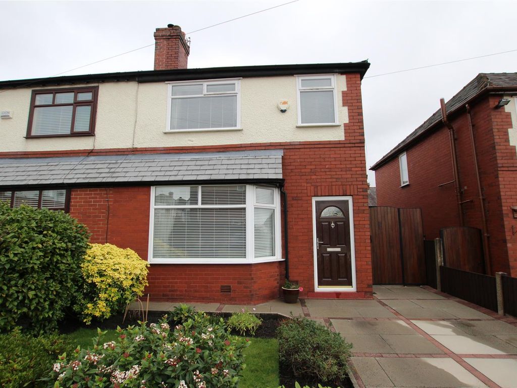 3 bed semi-detached house to rent in Brighton Avenue, Bolton BL1, £925 pcm