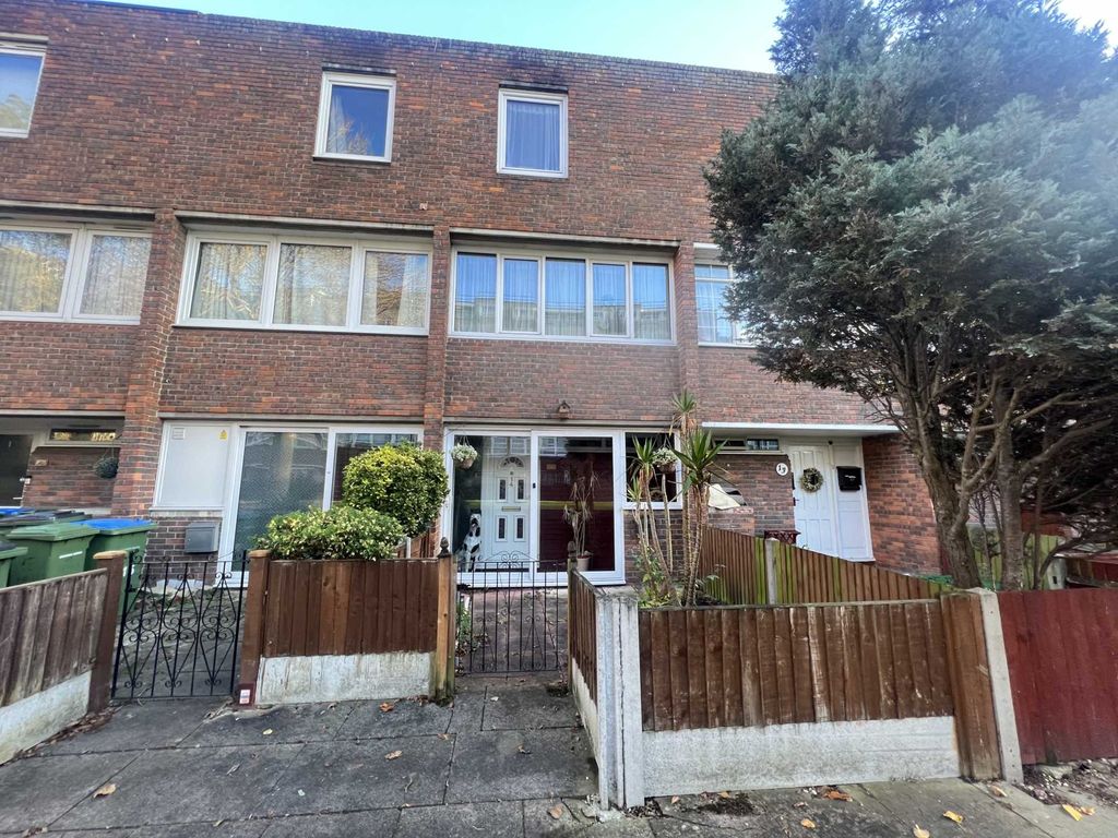 3 bed property for sale in Leonard Robbins Path, Thamesmead, London SE28, £325,000