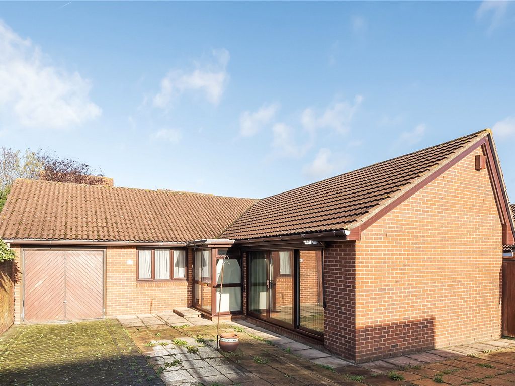 2 bed bungalow for sale in Primrose Lane, Croydon CR0, £465,000