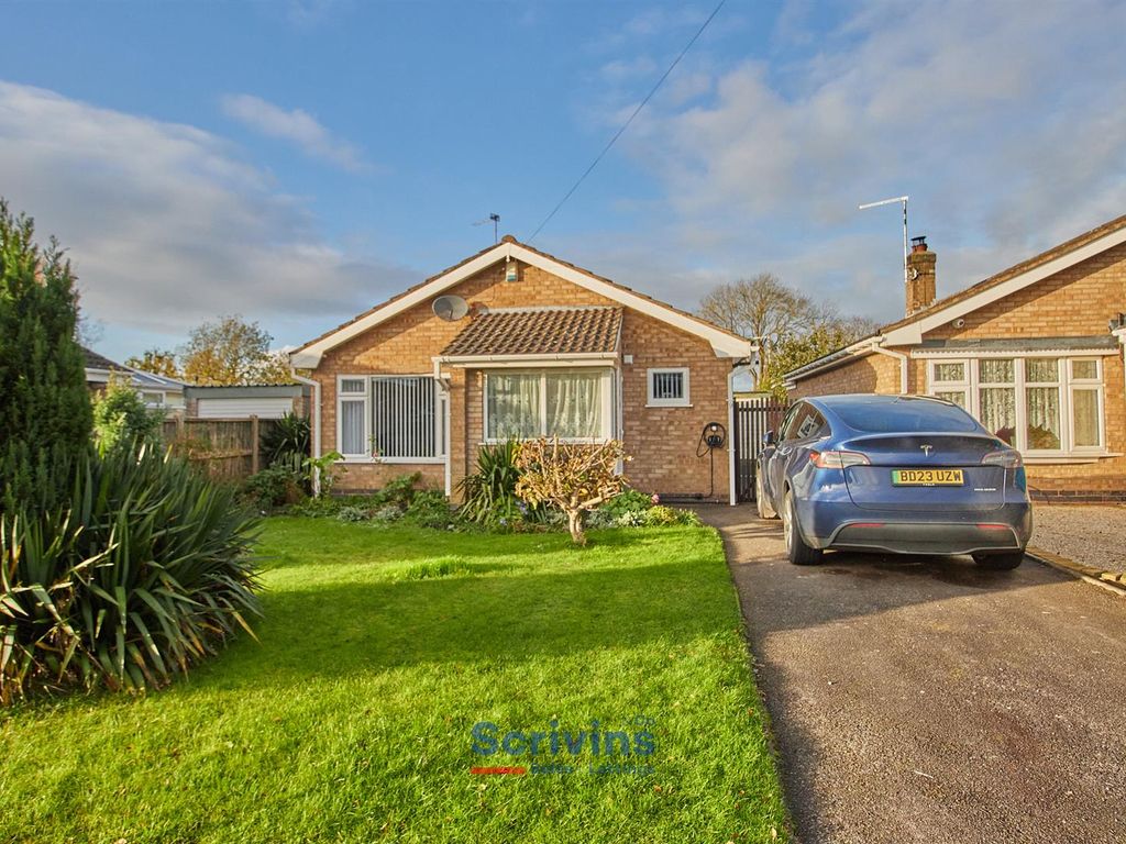 2 bed detached bungalow for sale in Moray Close, Hinckley LE10, £250,000