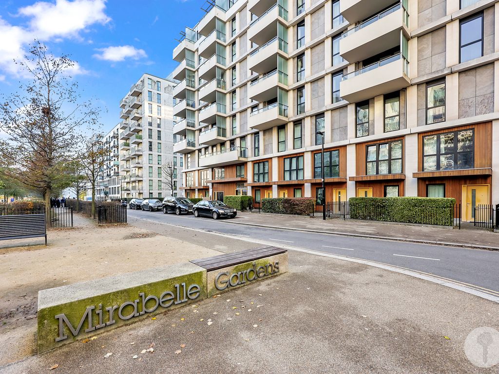 2 bed flat for sale in Festuca House, Stratford E20, £580,000