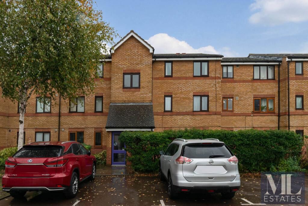1 bed flat for sale in Draycott Close, London NW2, £325,000