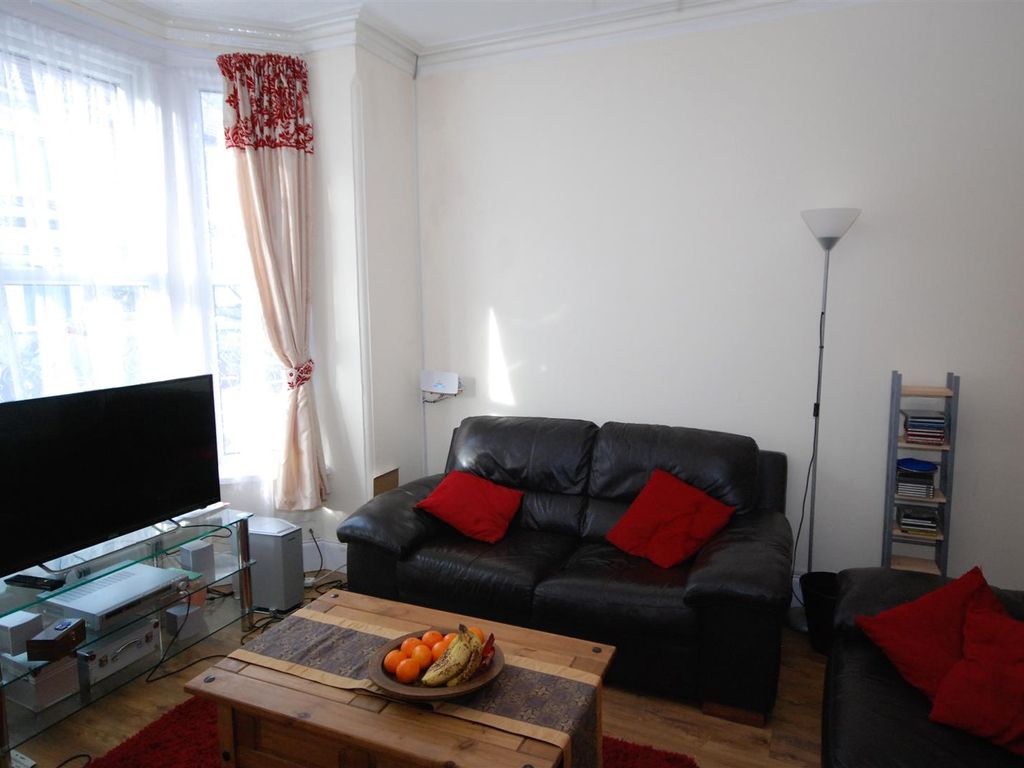 4 bed shared accommodation to rent in Ernest Road, Portsmouth PO1, £475 pcm
