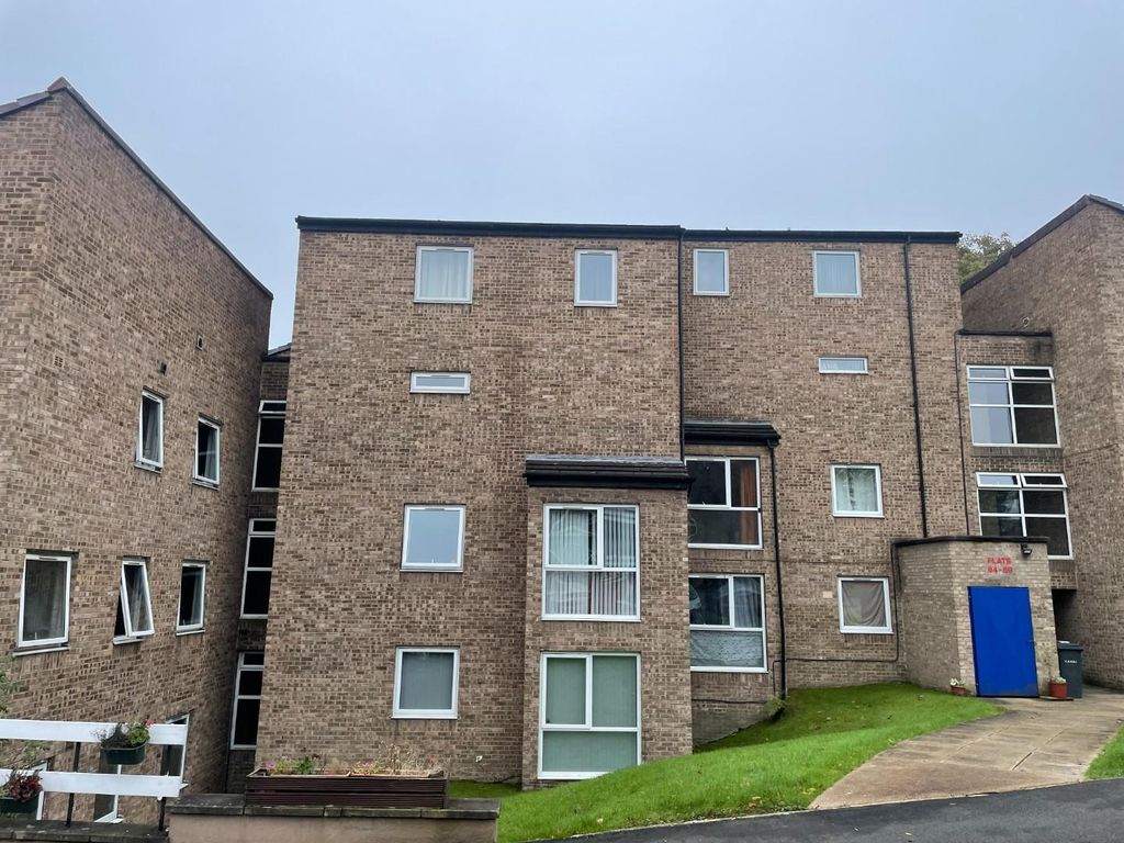 2 bed flat for sale in Frizley Gardens, Bradford BD9, £89,995