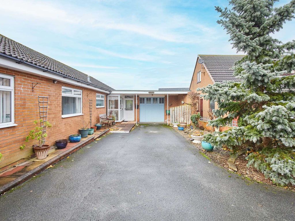 4 bed detached bungalow for sale in Somerset Crescent, Skelton TS12, £325,000