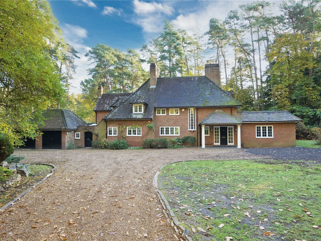 5 bed detached house to rent in Swinley Road, Ascot, Berkshire SL5, £7,000 pcm