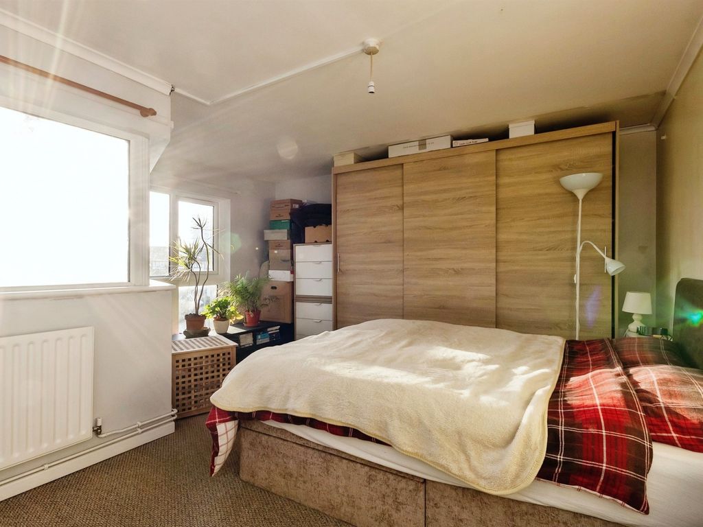 2 bed maisonette for sale in Keswick Court, Sneinton, Nottingham NG2, £130,000