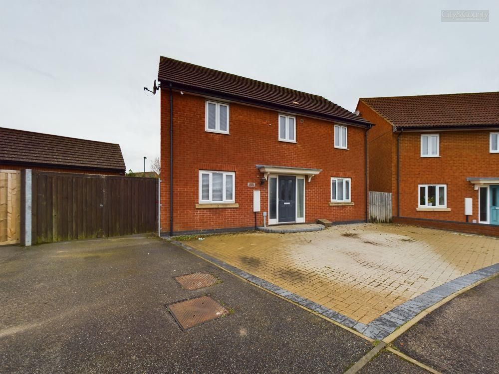 4 bed detached house for sale in Burghfield Green, Peterborough PE4, £325,000