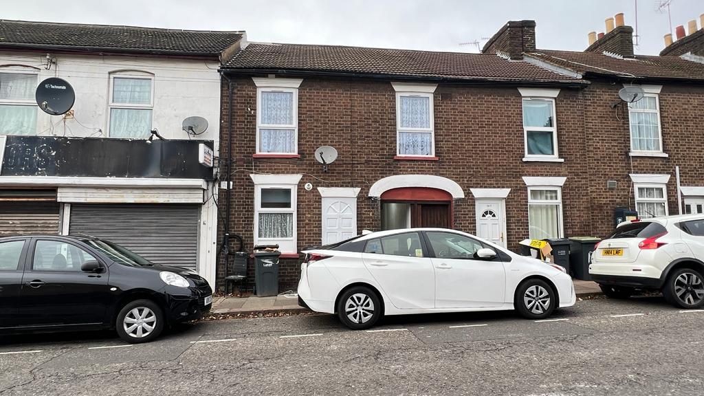 5 bed terraced house to rent in High Town Road, Luton LU2, £3,700 pcm