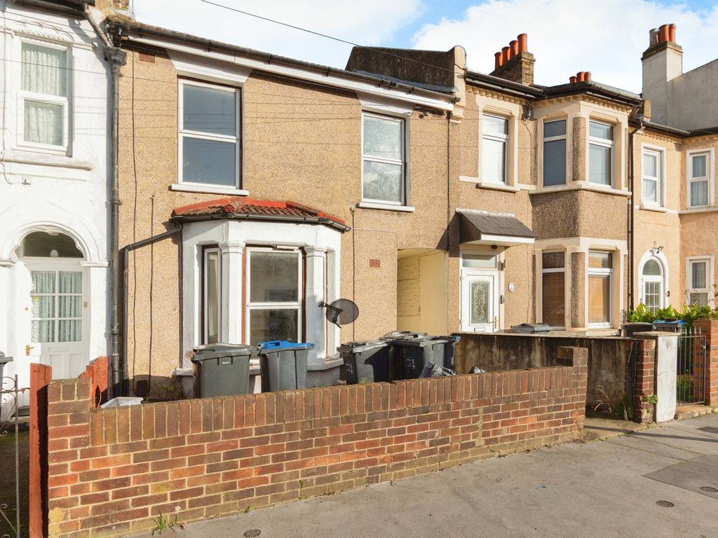 3 bed terraced house for sale in Osborne Road, Thornton Heath CR7, £325,000