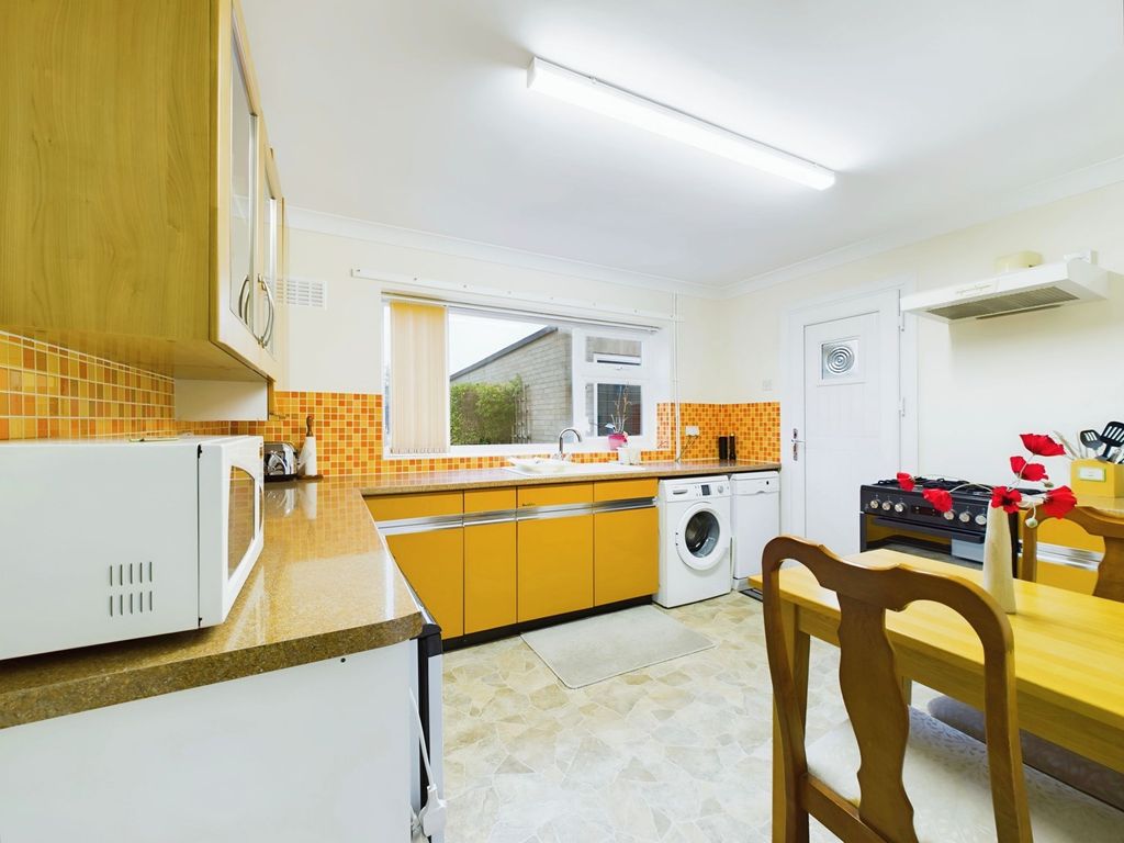 2 bed detached house for sale in Blackdown Garth, Gunthorpe PE4, £280,000