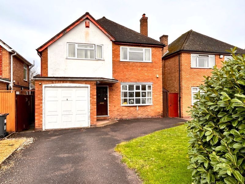 3 bed detached house for sale in Braemar Road, 152334 B73, £301,500