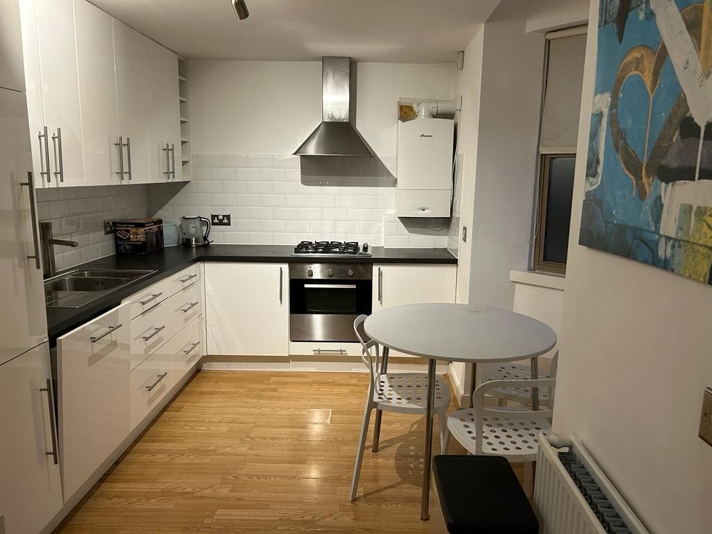 1 bed flat to rent in Cruikshank Street, London WC1X, £2,300 pcm