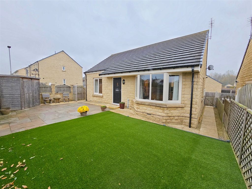 2 bed bungalow for sale in Thurnscoe Bridge Lane, Thurnscoe, Rotherham S63, £175,000