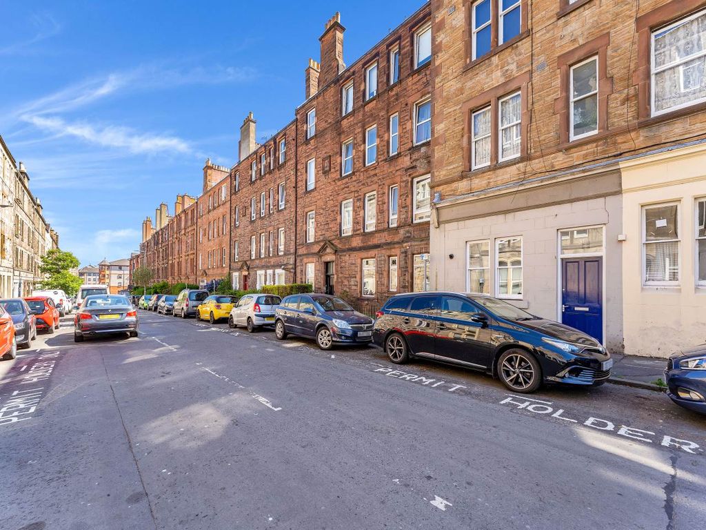 1 bed flat for sale in Sloan Street, Leith, Edinburgh EH6, £170,000