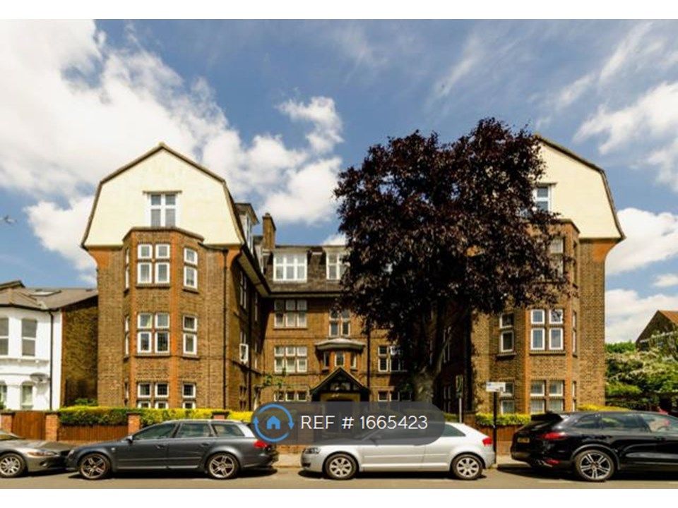 3 bed flat to rent in Cavendish Mansions, London SW12, £3,000 pcm