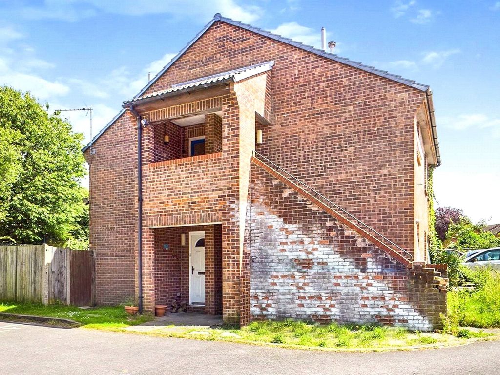 Studio to rent in Hartley Gardens, Tadley, Hampshire RG26, £650 pcm
