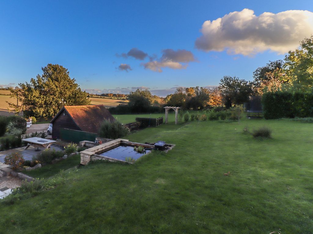 4 bed cottage for sale in Winterslow, Salisbury, Wiltshire SP5, £675,000