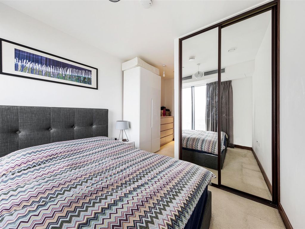 2 bed flat for sale in High Street, Stratford E15, £550,000