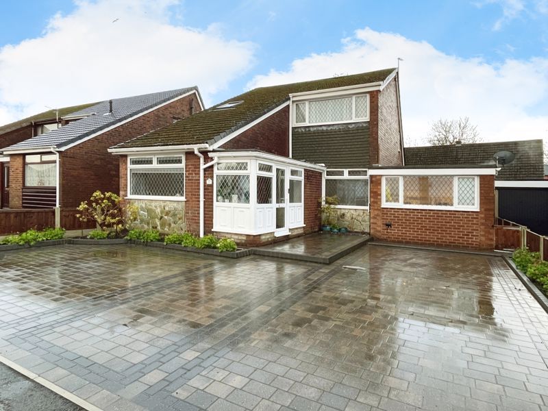3 bed detached house for sale in Wilby Avenue, Little Lever, Bolton BL3, £280,000