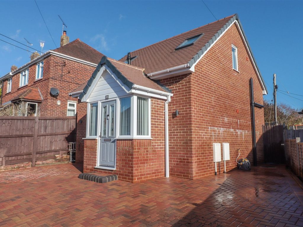 2 bed detached house for sale in Mitford Road, Alresford SO24, £325,000