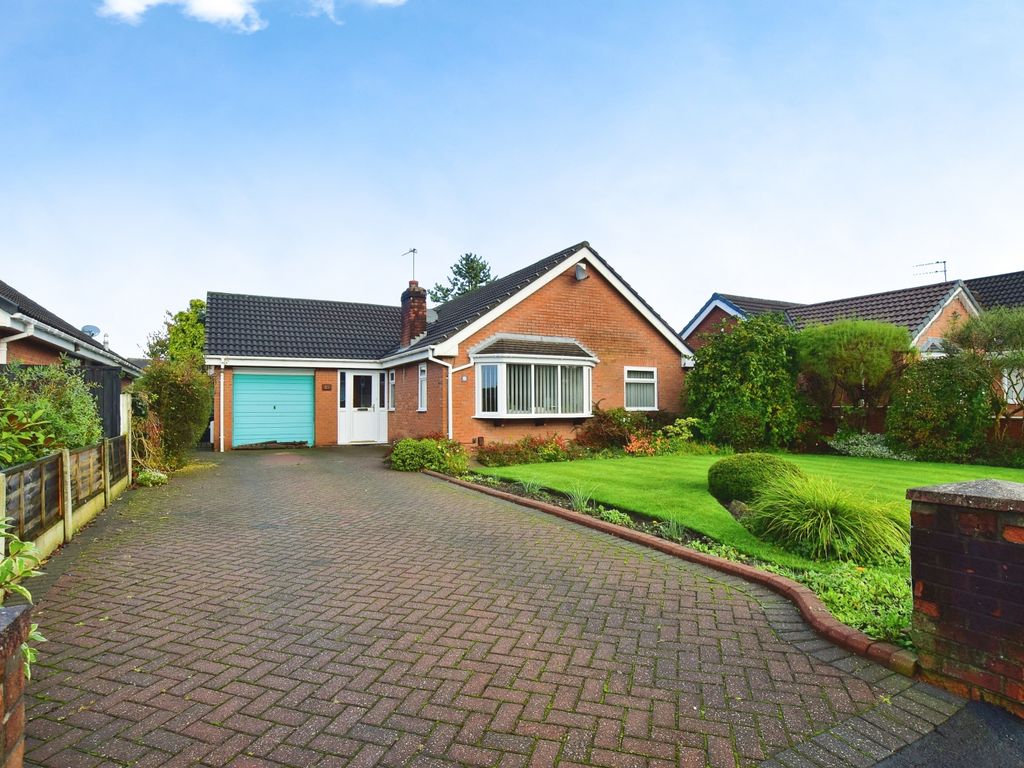 3 bed detached bungalow for sale in Shaftesbury Avenue, Altrincham WA15, £499,950
