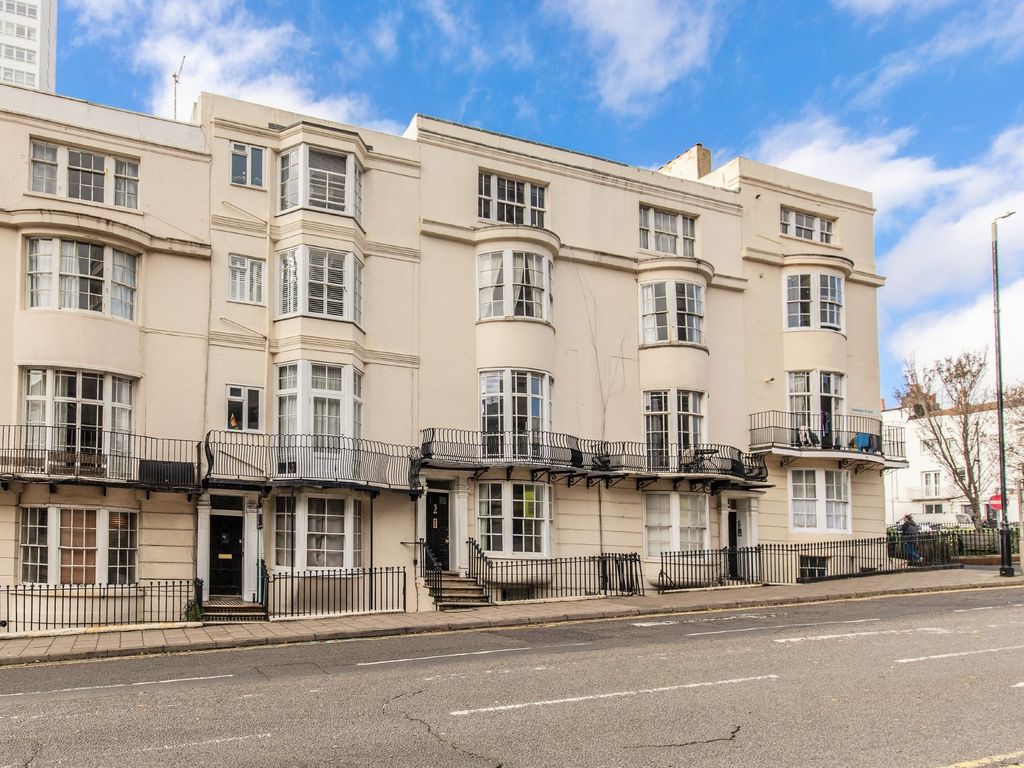 1 bed flat for sale in Cannon Place, Brighton BN1, £240,000