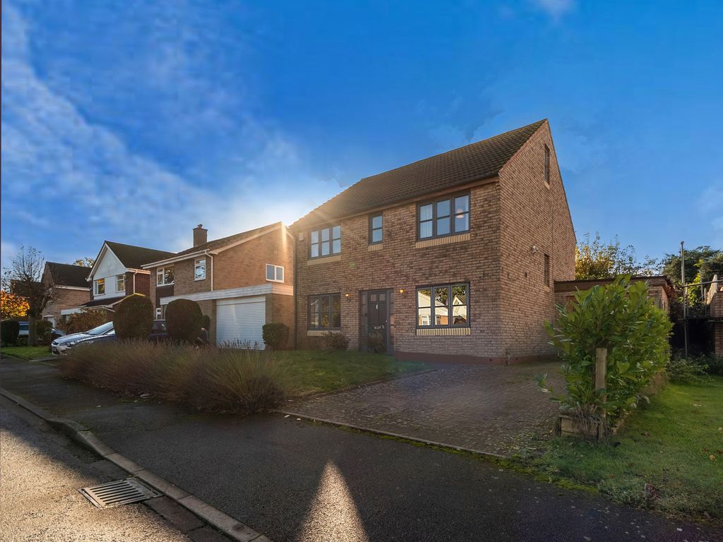 4 bed detached house for sale in Berkswell Close, Sutton Coldfield B74, £650,000