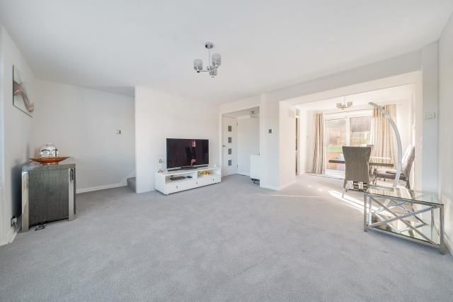3 bed town house for sale in Chesham, Buckinghamshire HP5, £425,000