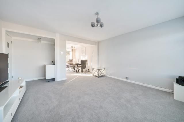 3 bed town house for sale in Chesham, Buckinghamshire HP5, £425,000