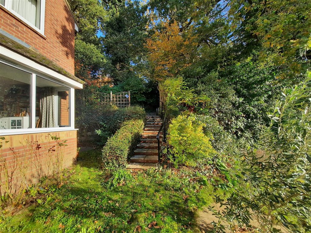 4 bed property for sale in Bransby Gardens, Ipswich IP4, £370,000