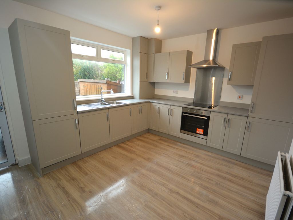 3 bed end terrace house to rent in Kenilworth Avenue, Clifton M27, £1,200 pcm