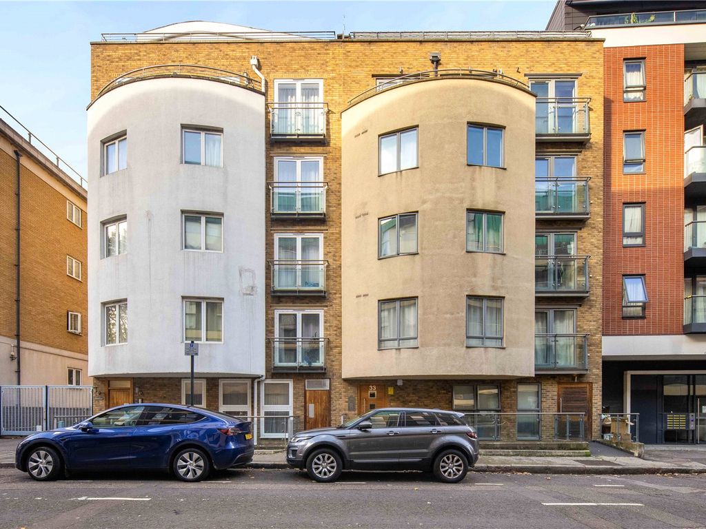 2 bed flat for sale in Seward Street, Old Street, London EC1V, £685,000