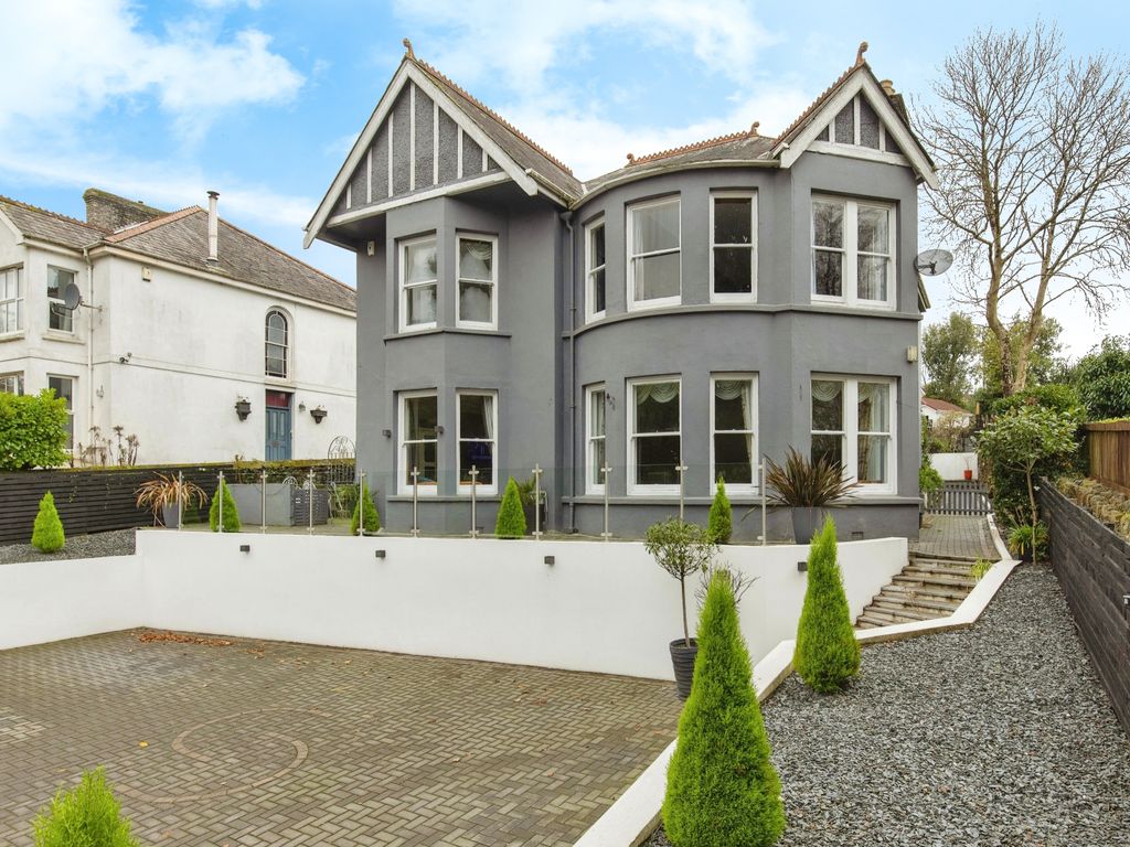 5 bed detached house for sale in Truro Road, St. Austell, Cornwall PL25, £585,000