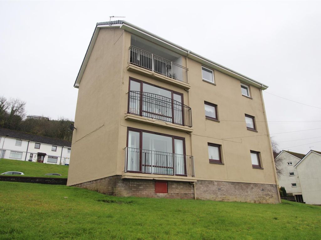 2 bed flat for sale in Glenhuntly Terrace, Port Glasgow PA14, £67,000
