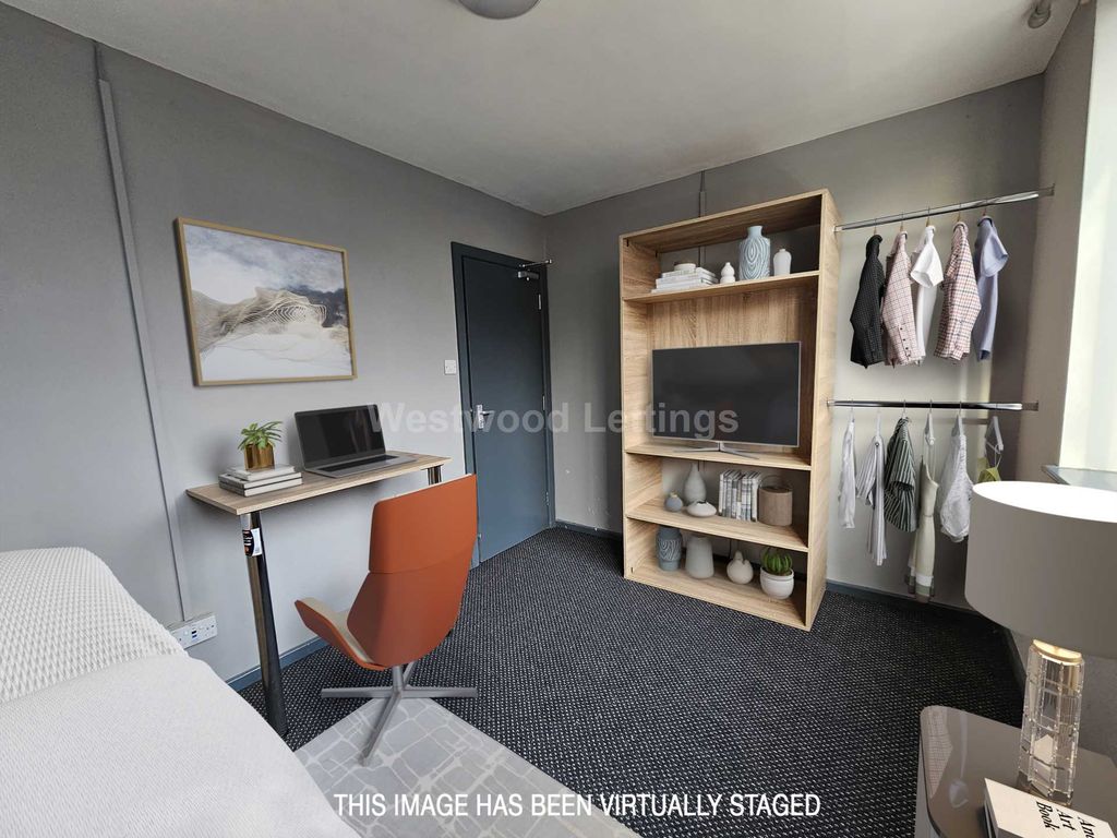 Room to rent in Ephraim Street, Hanley ST1, £380 pcm