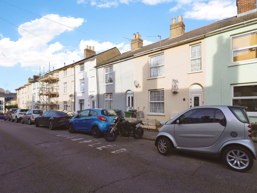 2 bed terraced house for sale in Hearn Street, Newport, Isle Of Wight PO30, £170,000
