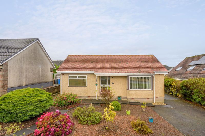 3 bed detached bungalow for sale in Blair Drive, Kelty KY4, £135,000