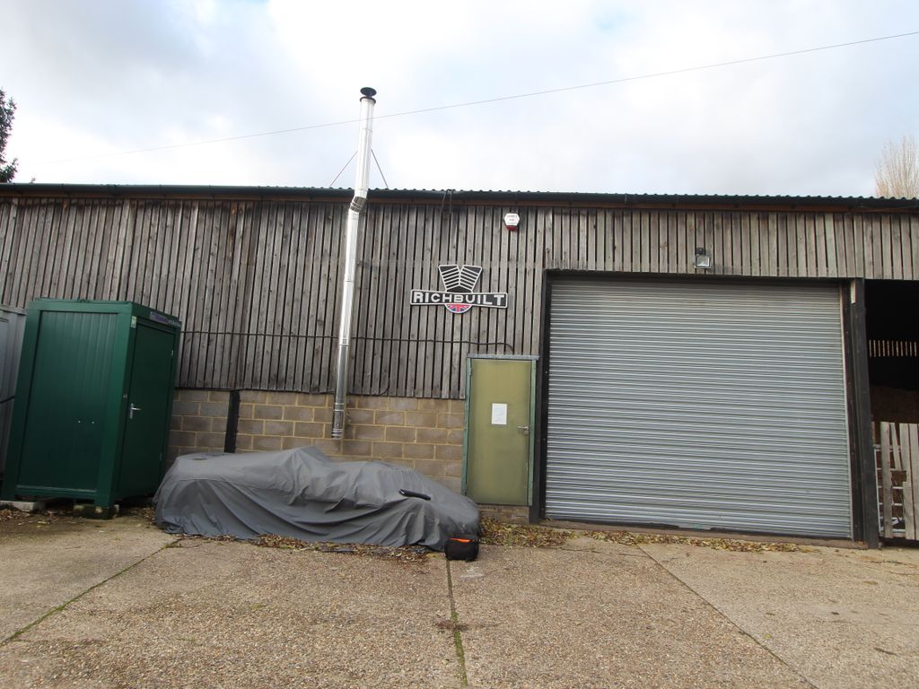 Light industrial to let in Queen Street, Sible Hedingham CO9, £7,200 pa