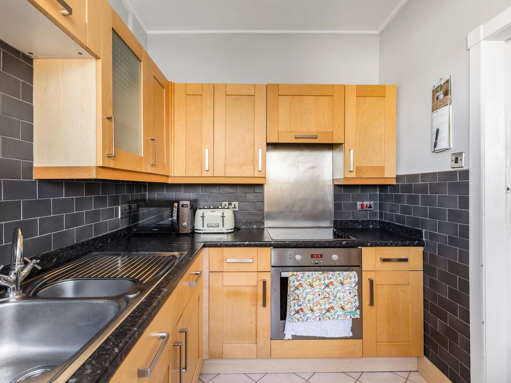 3 bed flat for sale in 221 Colinton Mains Road, Colinton Mains, Edinburgh EH13, £200,000